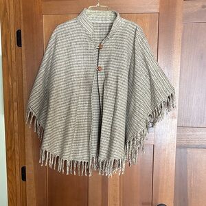 Chic Houndstooth Fringe Poncho